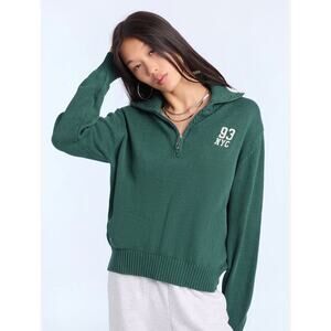 Hollister Oversized NYC Graphic Half Zip Sweater in Evergreen. Size L